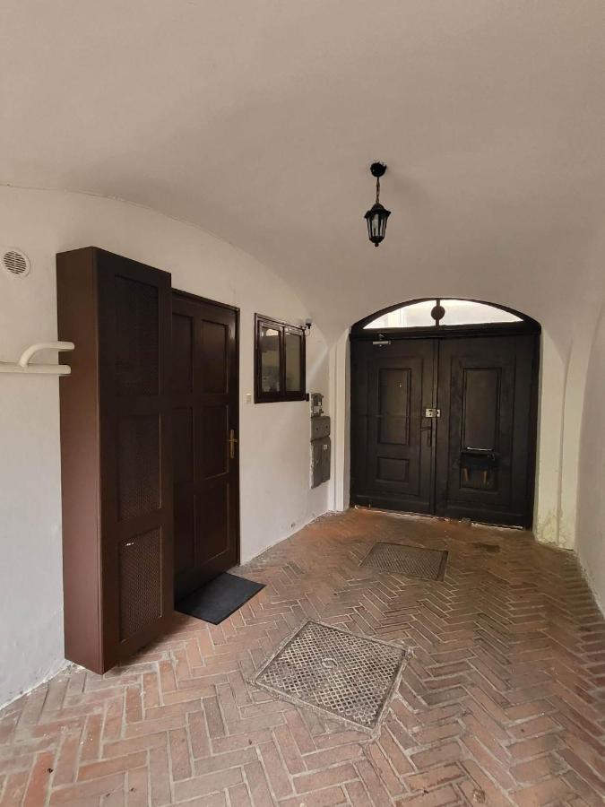Downtown Romantic Szekesfehervar Bagian luar foto