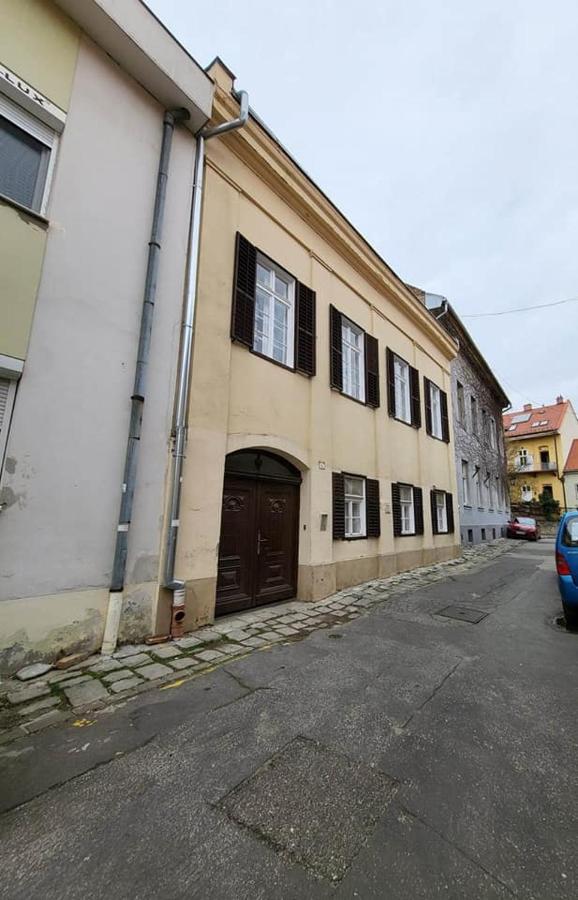 Downtown Romantic Szekesfehervar Bagian luar foto