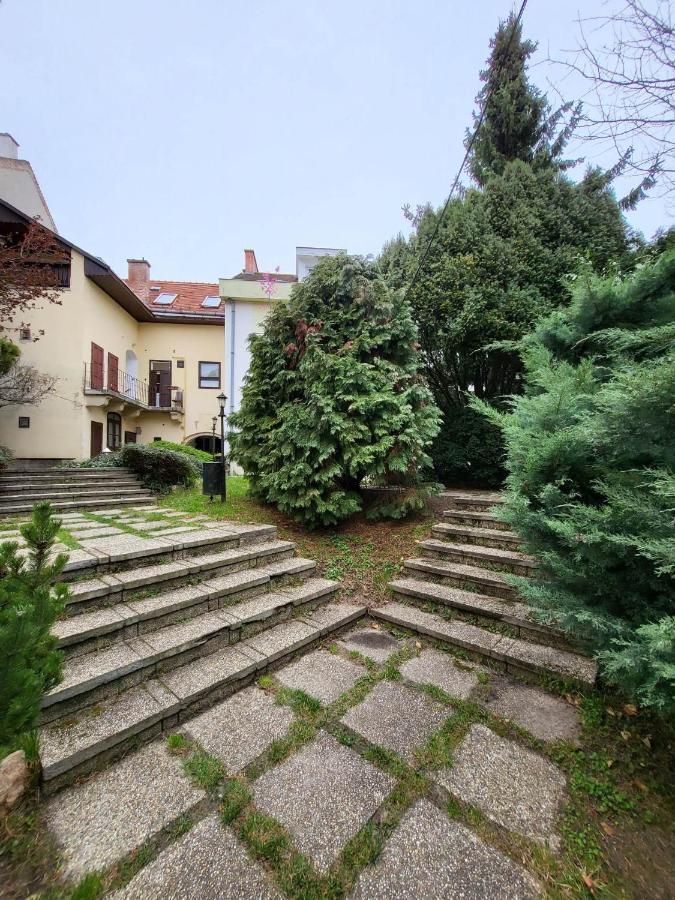 Downtown Romantic Szekesfehervar Bagian luar foto